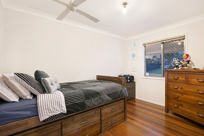 Photo - 5 Azalea Avenue, Daisy Hill QLD 4127 - Image 9