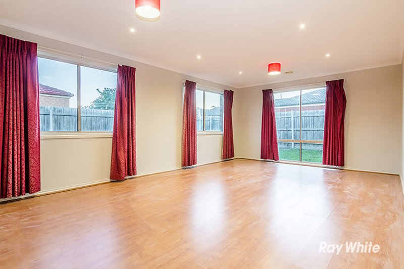 Photo - 5 Aztec Place, Cranbourne VIC 3977 - Image 12