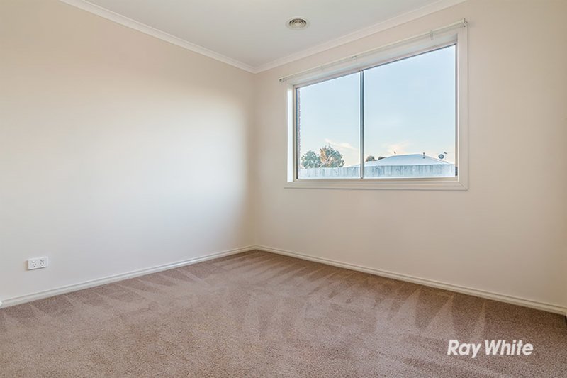 Photo - 5 Aztec Place, Cranbourne VIC 3977 - Image 18