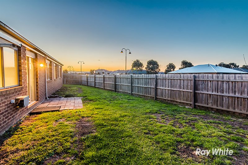 Photo - 5 Aztec Place, Cranbourne VIC 3977 - Image 24