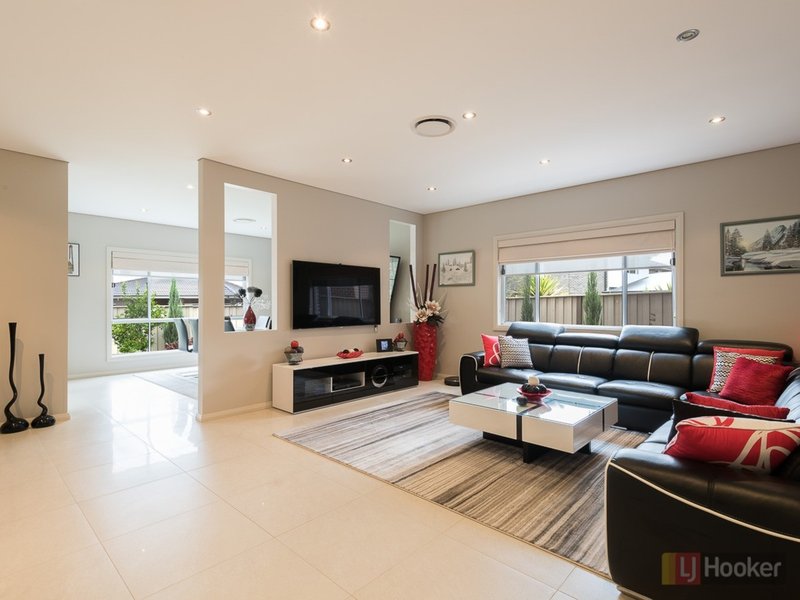 Photo - 5 Balgownie Road, Prestons NSW 2170 - Image 2