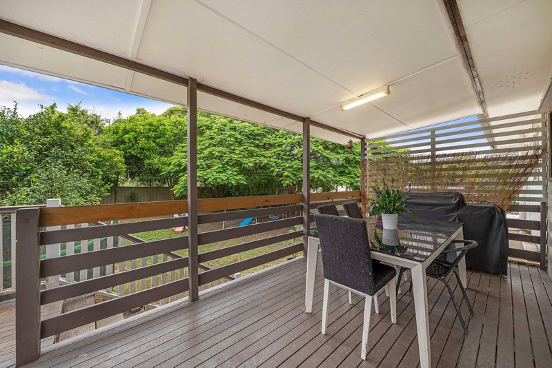 Photo - 5 Ballara Street, Kallangur QLD 4503 - Image 5