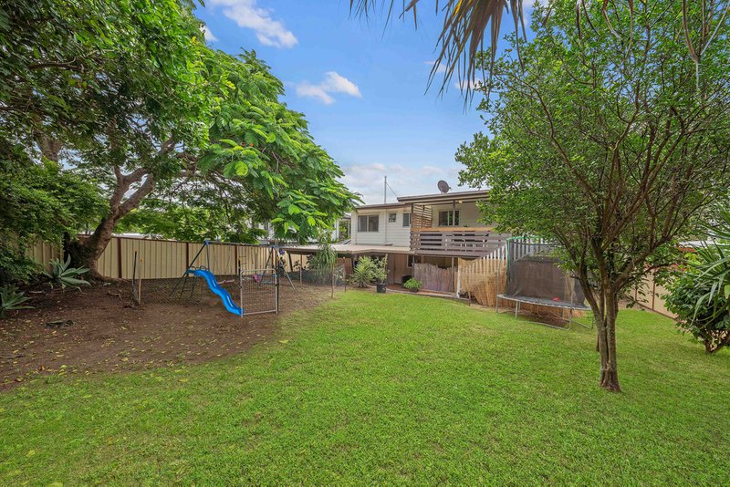 Photo - 5 Ballara Street, Kallangur QLD 4503 - Image 11