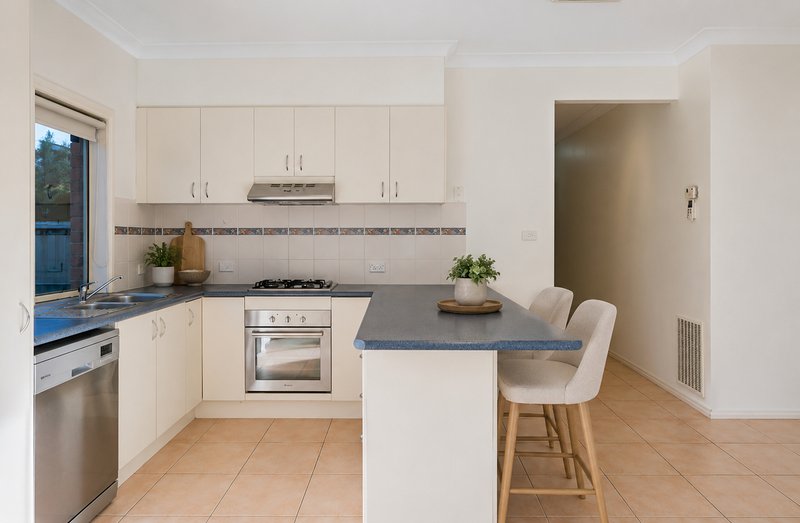 Photo - 5 Ballarat Court, Craigieburn VIC 3064 - Image 11