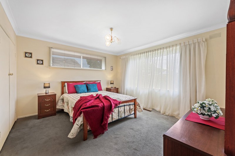 Photo - 5 Banbury Street, Burwood East VIC 3151 - Image 11