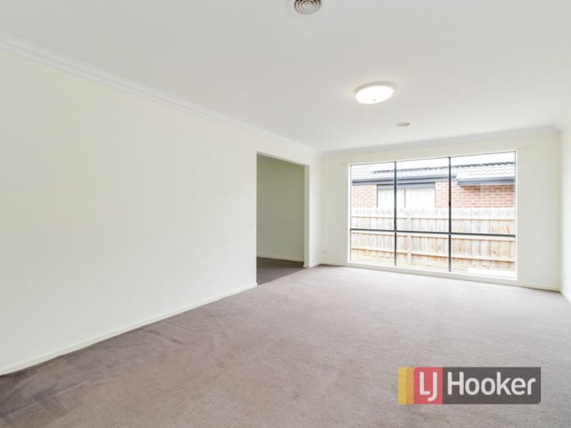 Photo - 5 Bando Court, Hampton Park VIC 3976 - Image 7