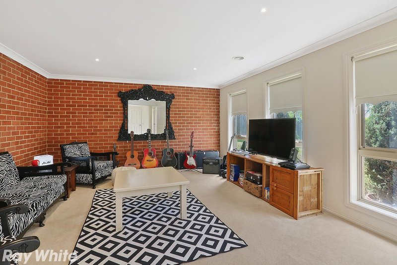 Photo - 5 Banyan Court, Waurn Ponds VIC 3216 - Image 6