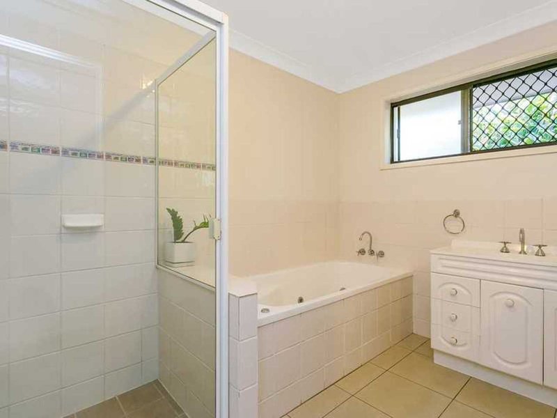 Photo - 5 Barberry Ct , Palm Beach QLD 4221 - Image 10