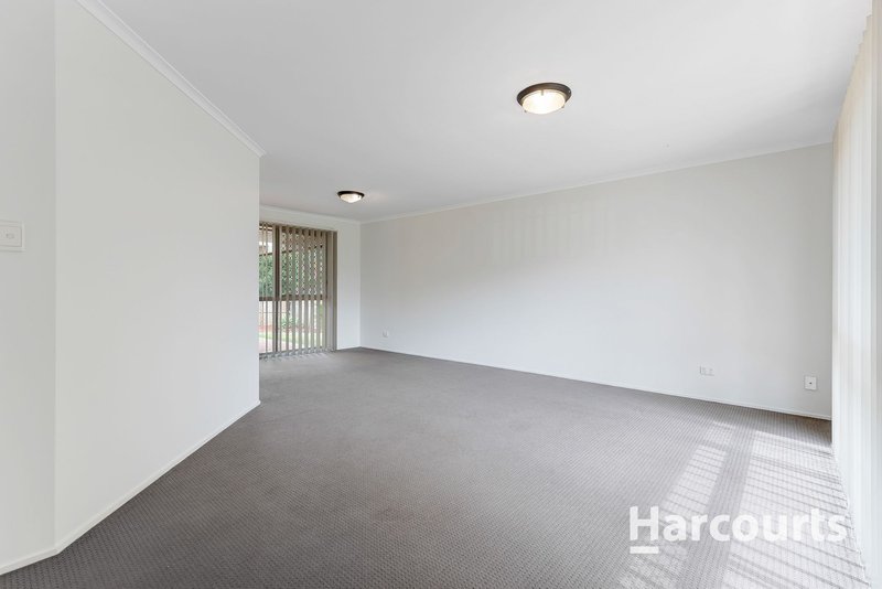 Photo - 5 Barcoo Court, Hillcrest QLD 4118 - Image 2