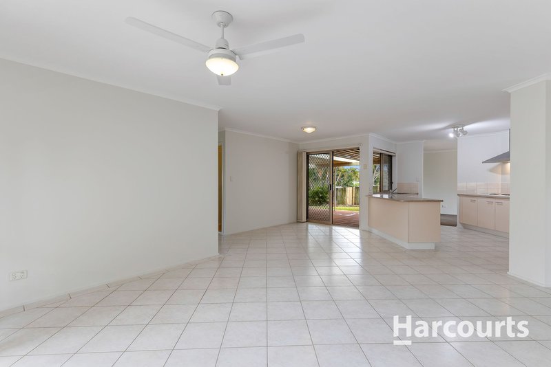 Photo - 5 Barcoo Court, Hillcrest QLD 4118 - Image 6