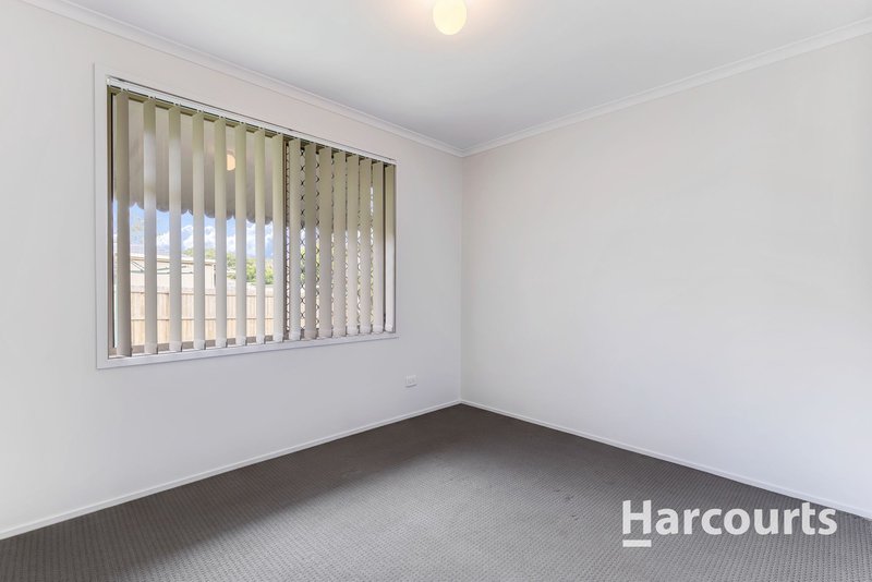 Photo - 5 Barcoo Court, Hillcrest QLD 4118 - Image 10