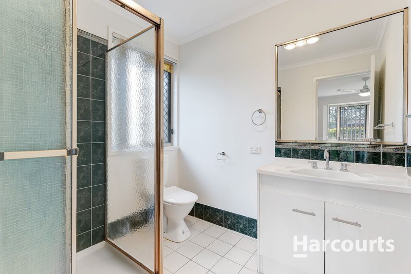 Photo - 5 Barcoo Court, Hillcrest QLD 4118 - Image 11