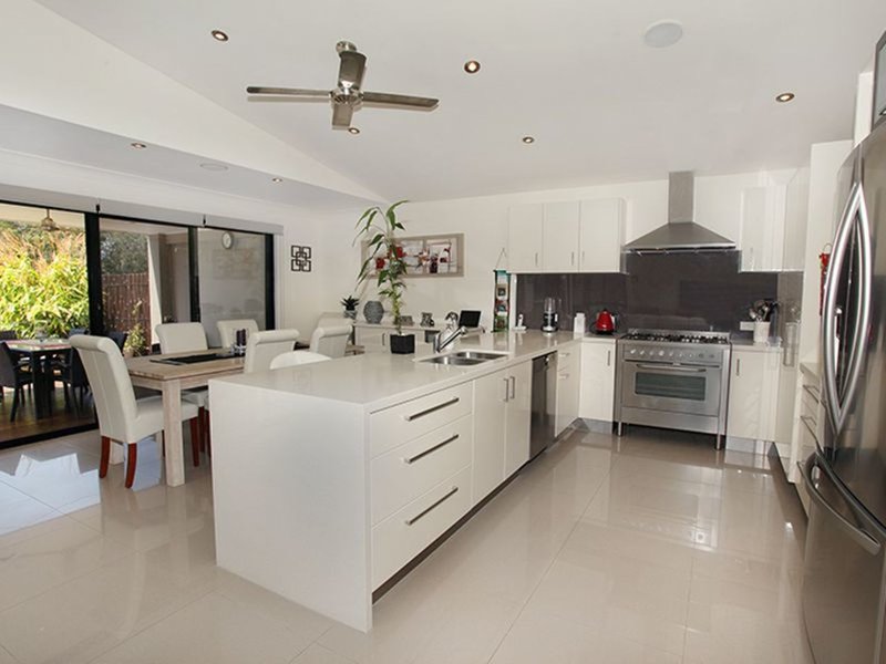 Photo - 5 Barcoola Place, Twin Waters QLD 4564 - Image 17