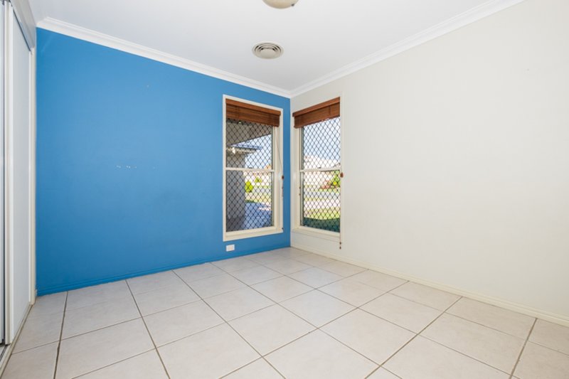 Photo - 5 Barculdie Crescent, Deception Bay QLD 4508 - Image 9