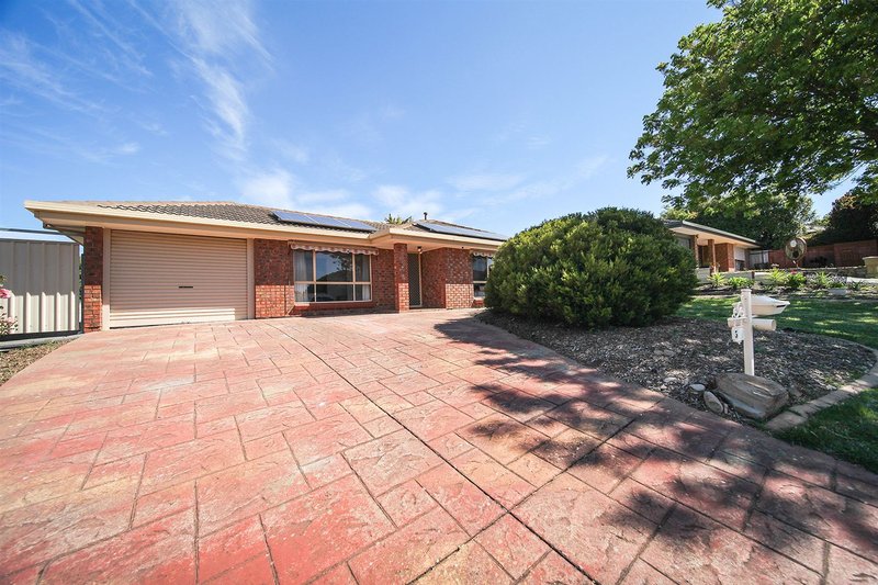 5 Barnes Crescent, Woodcroft SA 5162