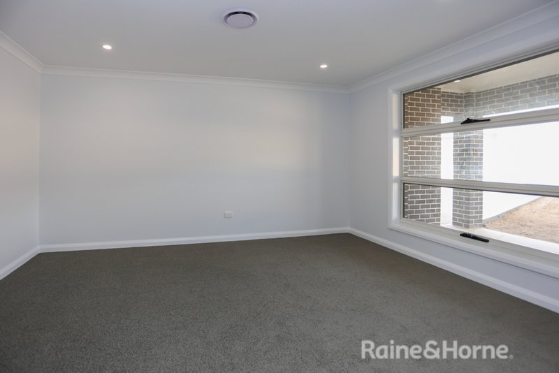 Photo - 5 Barr Street, Windradyne NSW 2795 - Image 2