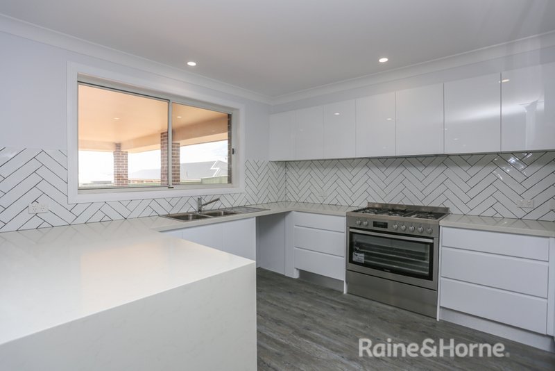 Photo - 5 Barr Street, Windradyne NSW 2795 - Image 3