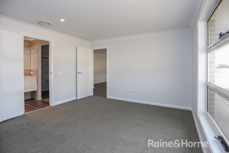 Photo - 5 Barr Street, Windradyne NSW 2795 - Image 9