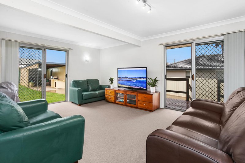 Photo - 5 Barrack Avenue, Barrack Heights NSW 2528 - Image 4