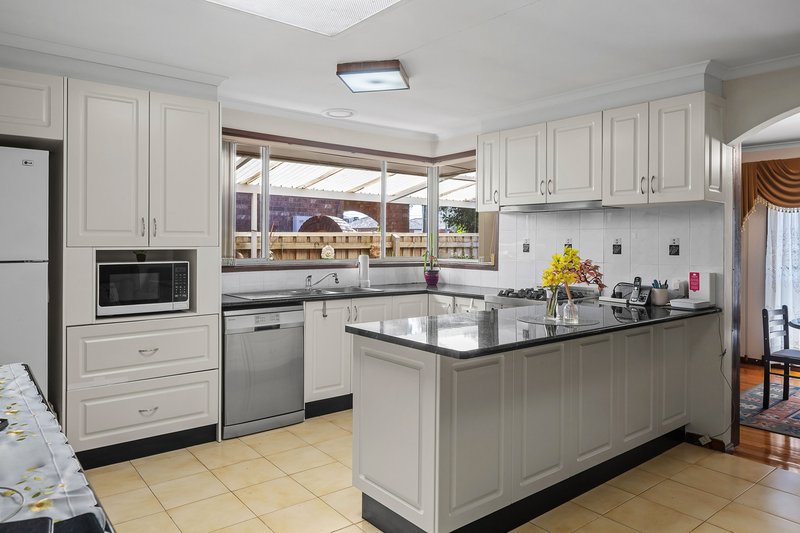 Photo - 5 Barry Road, Thomastown VIC 3074 - Image 10