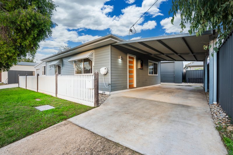 Photo - 5 Barry Street, Killara VIC 3691 - Image 2