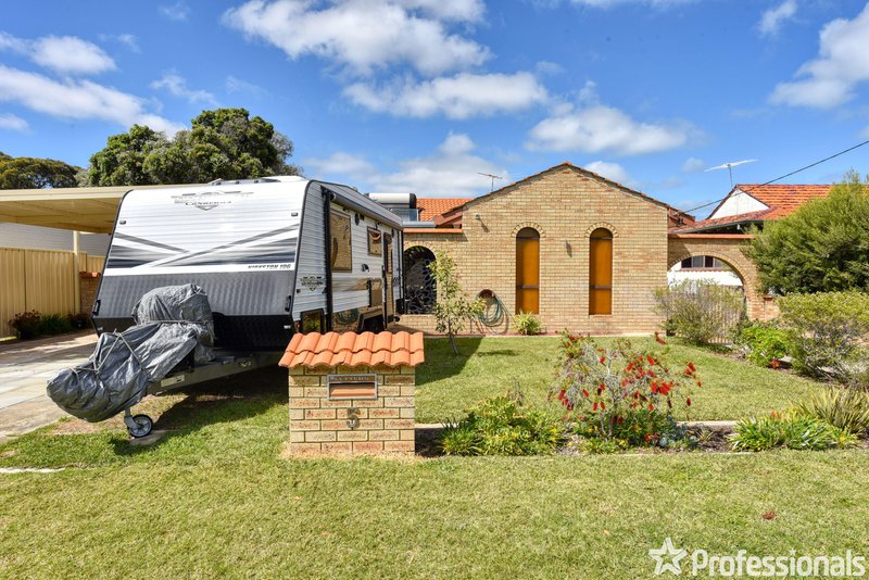 Photo - 5 Barter Place, Warnbro WA 6169 - Image 2