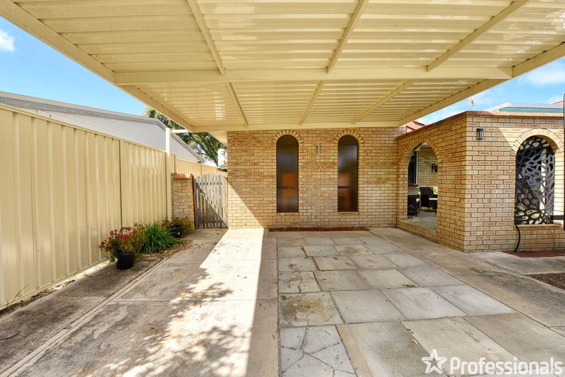 Photo - 5 Barter Place, Warnbro WA 6169 - Image 3