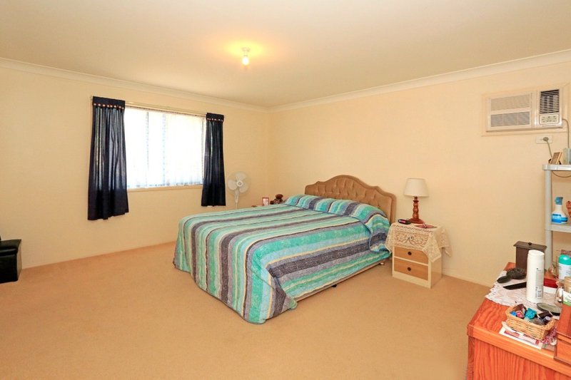 Photo - 5 Bartram Place, Kawana QLD 4701 - Image 7