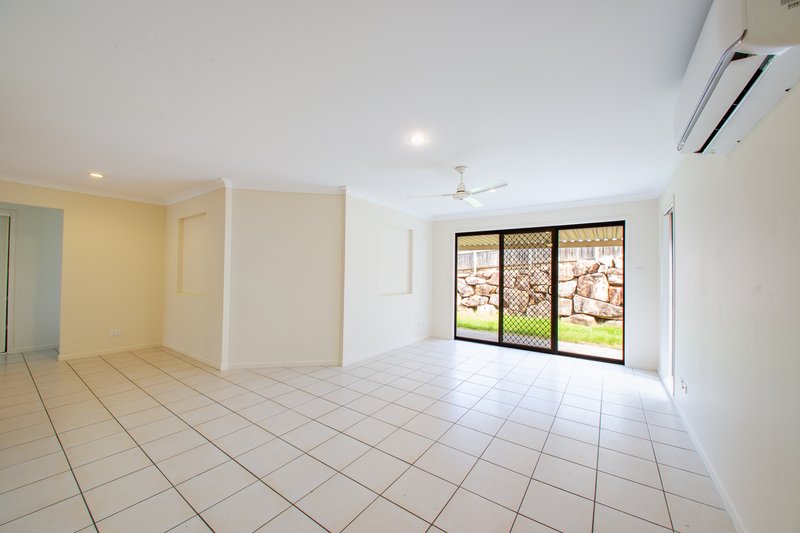 Photo - 5 Bassili Drive, Collingwood Park QLD 4301 - Image 4