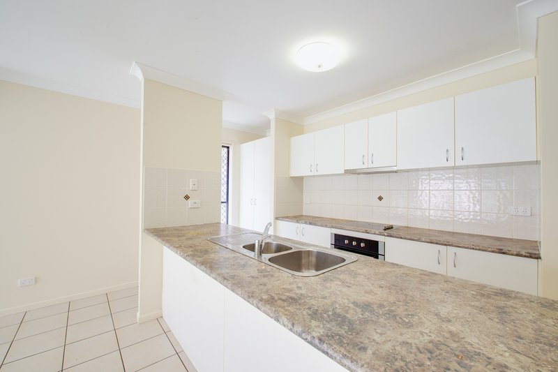 Photo - 5 Bassili Drive, Collingwood Park QLD 4301 - Image 7