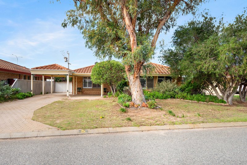 Photo - 5 Basslet Place, Warnbro WA 6169 - Image 2