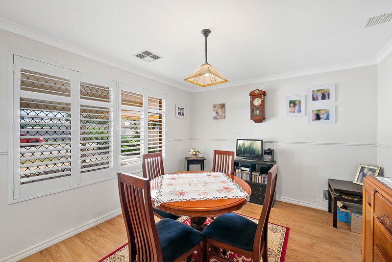 Photo - 5 Basslet Place, Warnbro WA 6169 - Image 7