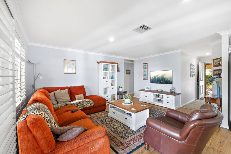 Photo - 5 Basslet Place, Warnbro WA 6169 - Image 13