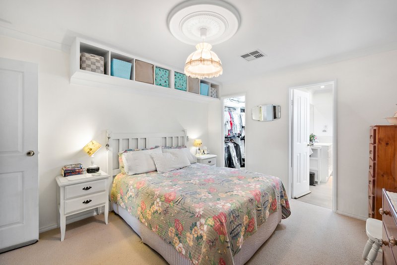 Photo - 5 Basslet Place, Warnbro WA 6169 - Image 17