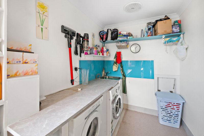 Photo - 5 Basslet Place, Warnbro WA 6169 - Image 27