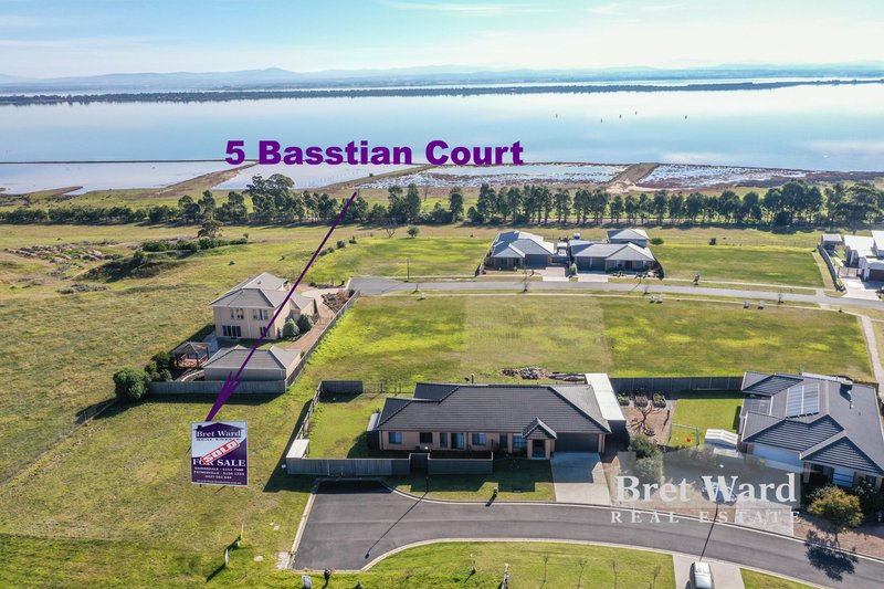 5 Basstian Court, Eagle Point VIC 3878