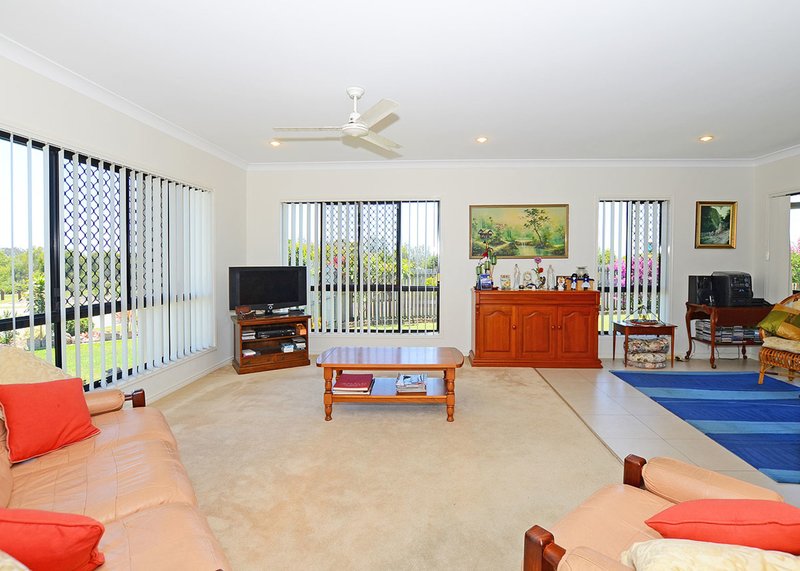 Photo - 5 Bayridge Heights Drive, Nikenbah QLD 4655 - Image 3