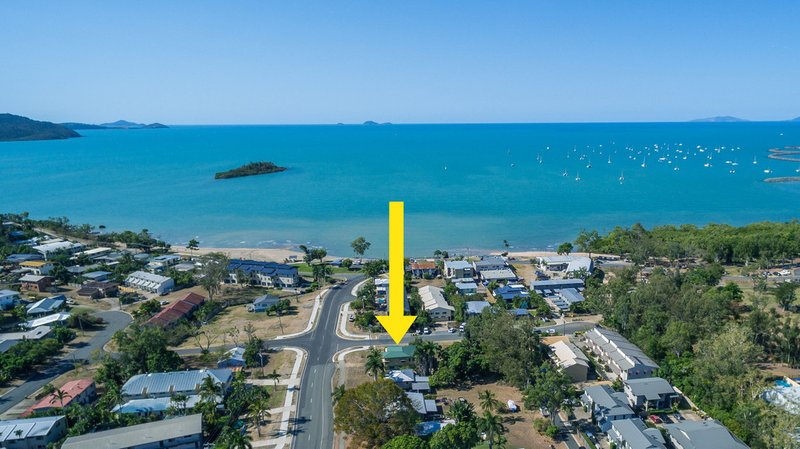 5 Beach Road, Cannonvale QLD 4802