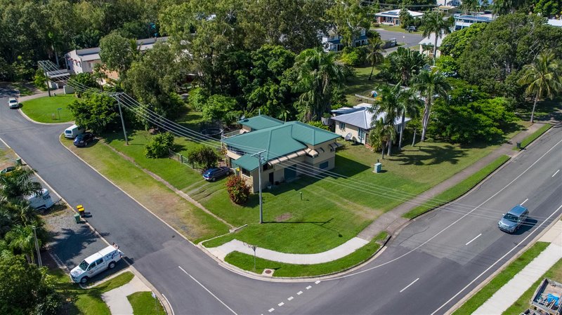 Photo - 5 Beach Road, Cannonvale QLD 4802 - Image 3