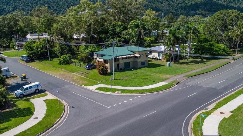 Photo - 5 Beach Road, Cannonvale QLD 4802 - Image 6