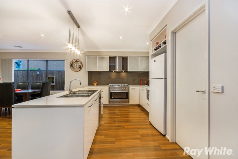 Photo - 5 Beaufort Street, Keysborough VIC 3173 - Image 4