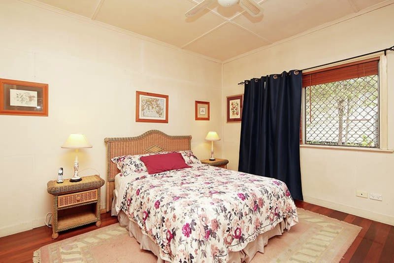 Photo - 5 Beechcroft Street, Coopers Plains QLD 4108 - Image 6