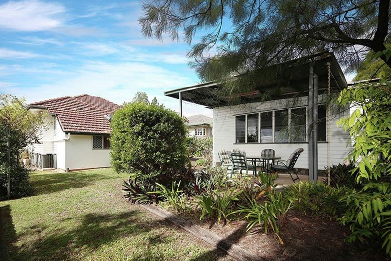 Photo - 5 Beechcroft Street, Coopers Plains QLD 4108 - Image 9