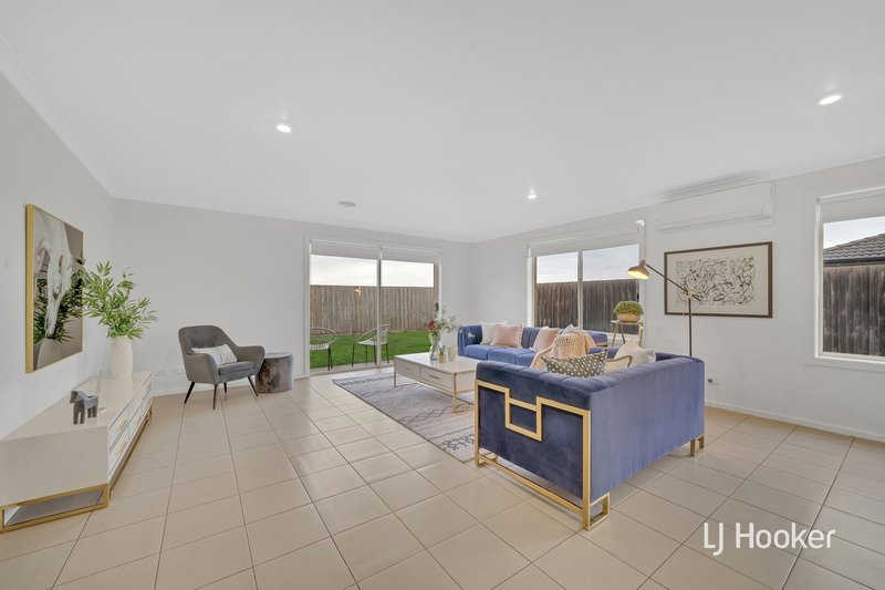 Photo - 5 Begg Avenue, Truganina VIC 3029 - Image 2