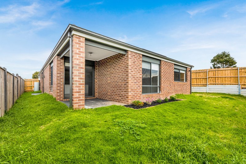 Photo - 5 Bella Vista Crescent, Pakenham VIC 3810 - Image 10