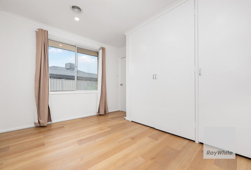 Photo - 5 Bellara Crescent, Kealba VIC 3021 - Image 6