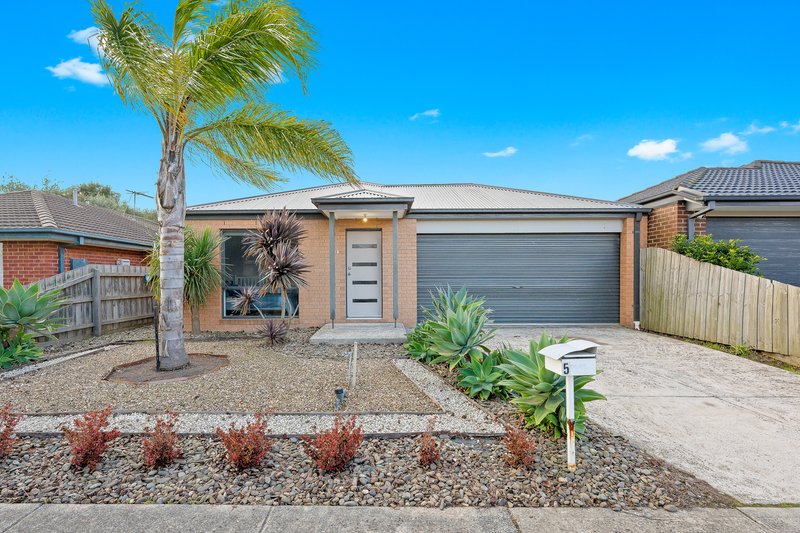 5 Bellbrae Crescent, Cranbourne West VIC 3977