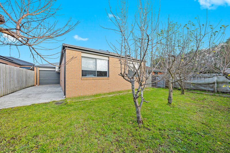 Photo - 5 Bellbrae Crescent, Cranbourne West VIC 3977 - Image 10