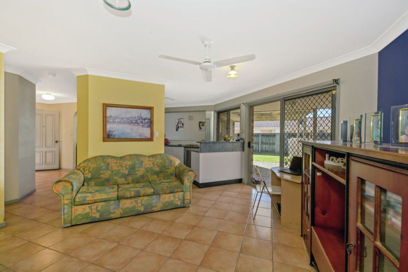 Photo - 5 Bellevue Drive, Little Mountain QLD 4551 - Image 5