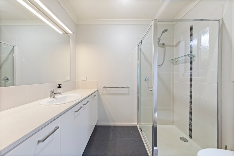 Photo - 5 Belmont Crescent, Pakenham VIC 3810 - Image 17